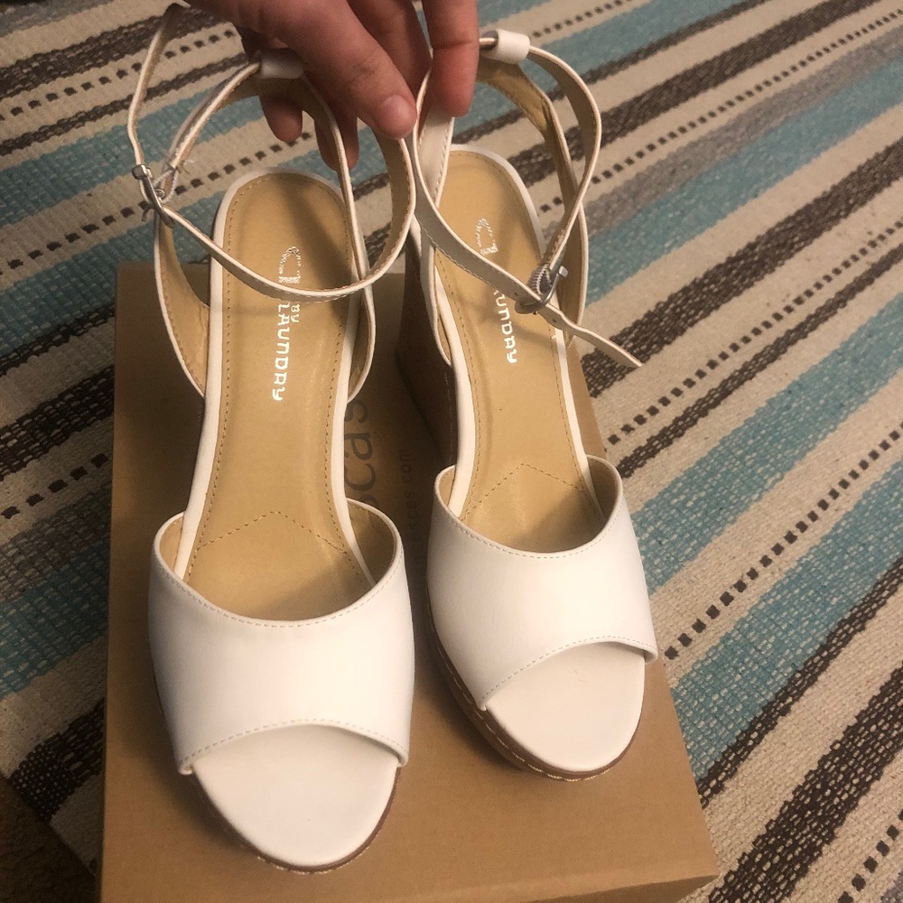 Chinese Laundry Wedge